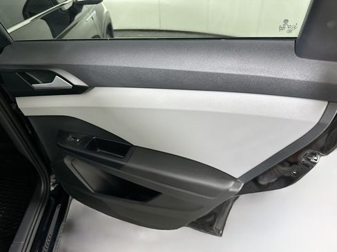 Used 2022 Volkswagen Taos SE FWD image 28
