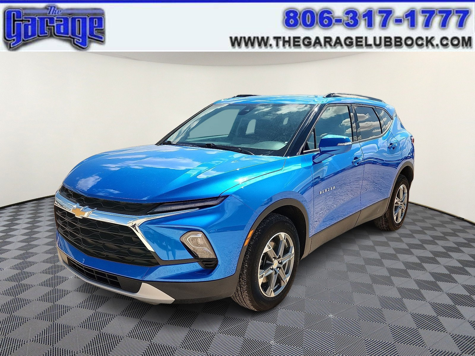 Used 2024 Chevrolet Blazer LT w/ LPO, Floor Liner Package FWD image 1