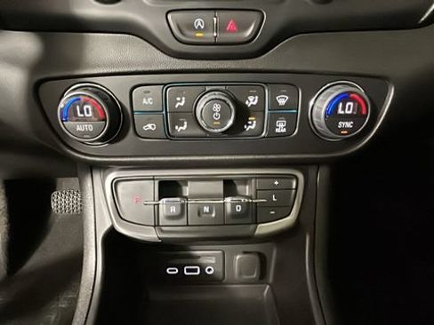 Used 2024 GMC Terrain AT4 w/ Infotainment Package II AWD/4WD image 23