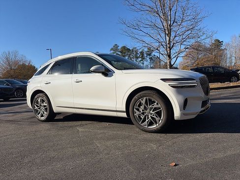 Used 2025 Genesis GV70 2.5T image 3