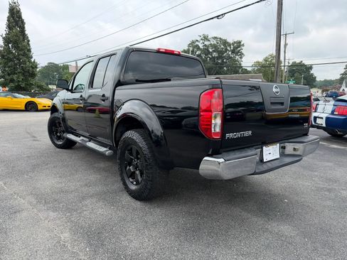 Used 2009 Nissan Frontier SE w/ SE Value Truck Pkg RWD image 5