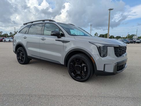 Certified 2025 Kia Sorento X-Line EX AWD/4WD image 2