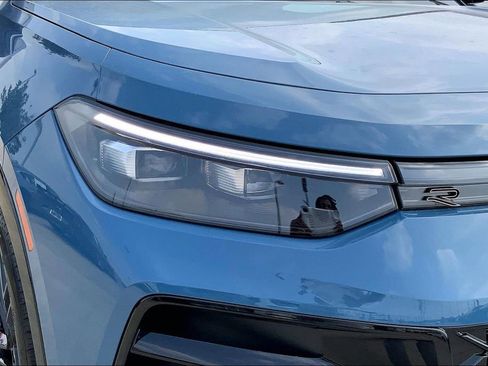 Certified 2025 Volkswagen Tiguan SE R-Line AWD/4WD image 27