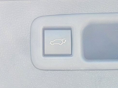 Certified 2026 Toyota Highlander Limited AWD/4WD image 32
