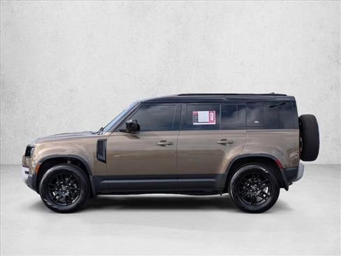 Used 2022 Land Rover Defender 110 S AWD/4WD image 9