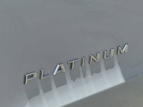 Used 2025 Ford Expedition Platinum AWD/4WD image 10