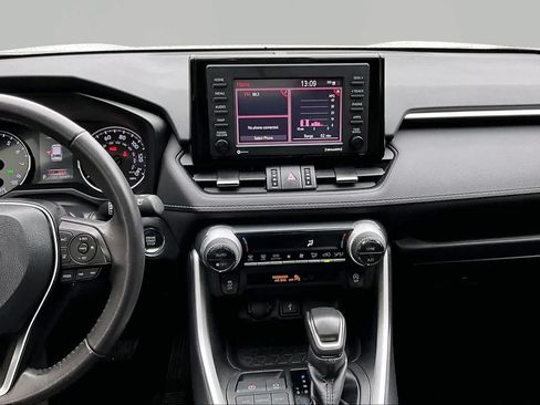 Certified 2022 Toyota RAV4 XLE Premium FWD image 7