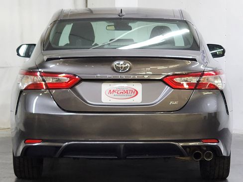 Used 2020 Toyota Camry SE FWD image 6