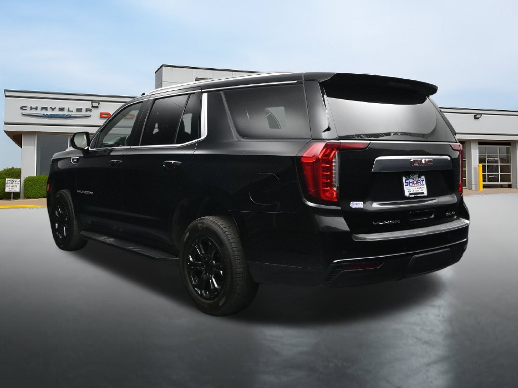 Used 2024 GMC Yukon SLE AWD/4WD image 3