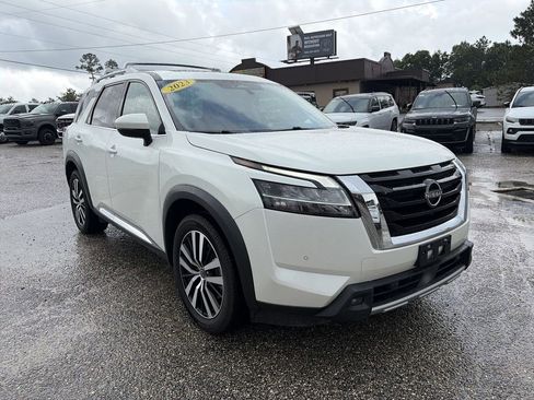 Used 2023 Nissan Pathfinder Platinum AWD/4WD image 8