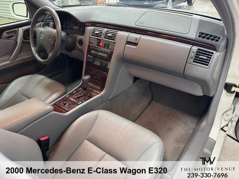 Used 2000 Mercedes-Benz E 320 4MATIC Wagon image 31