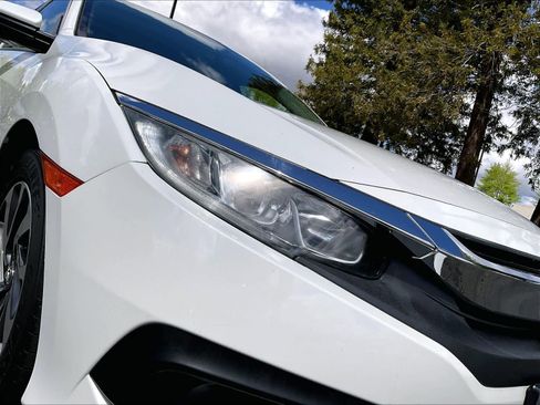 Used 2018 Honda Civic EX image 30