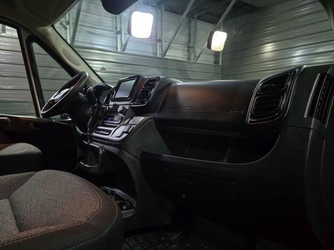 Used 2023 RAM ProMaster 2500 image 14