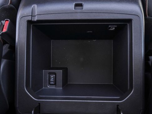 Used 2019 Nissan Armada Platinum w/ Interior Lighting Package image 42