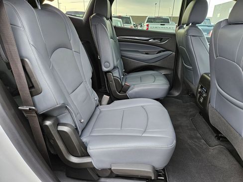 Used 2024 Buick Enclave Essence image 29