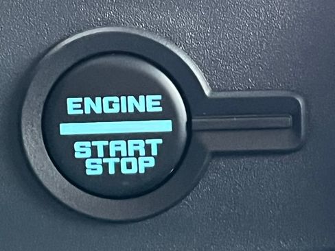 Used 2025 Ford Bronco Badlands image 30