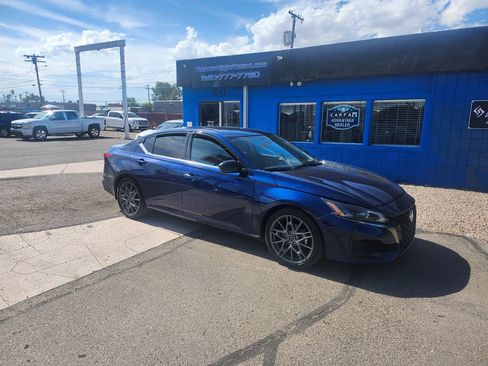 Used 2023 Nissan Altima 2.0 SR FWD image 8