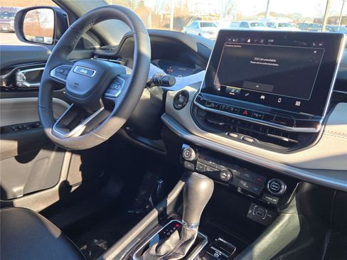 Certified 2025 Jeep Compass Limited AWD/4WD image 10