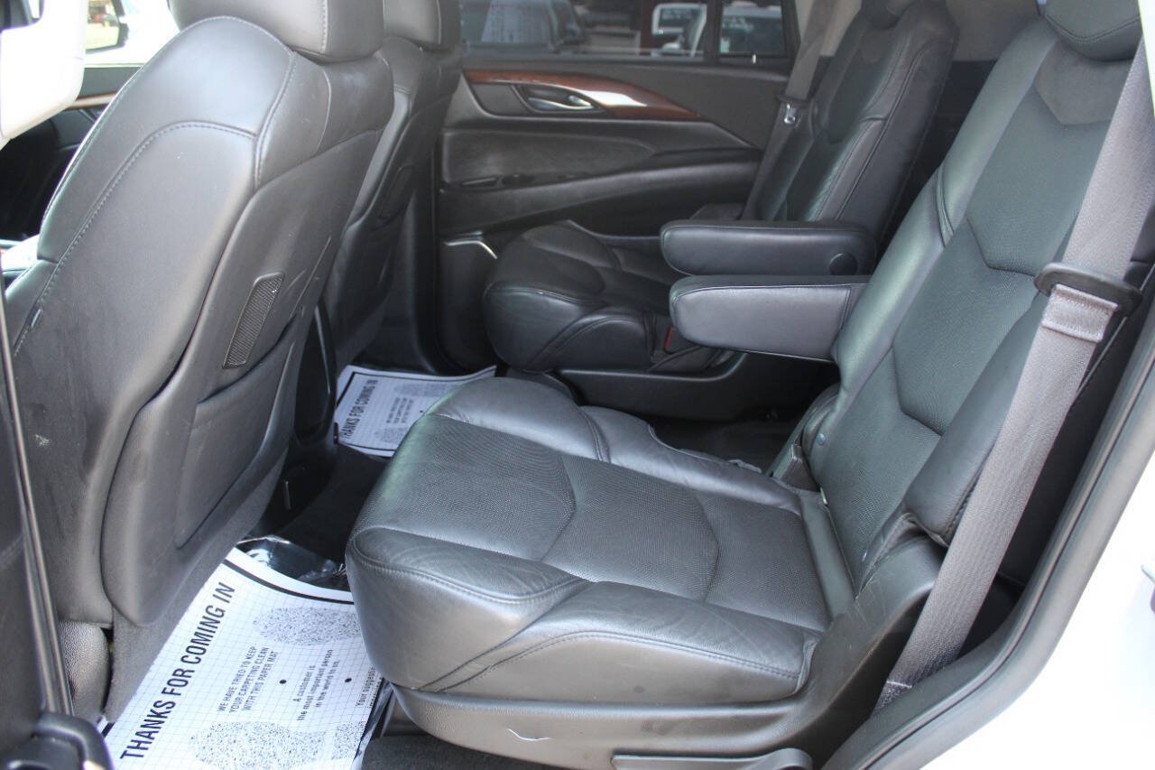 Used 2017 Cadillac Escalade Luxury AWD/4WD image 18