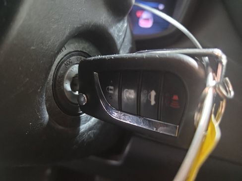 Used 2020 Toyota Corolla LE image 16