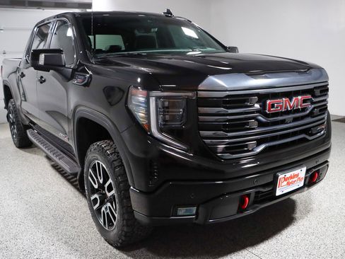 Used 2024 GMC Sierra 1500 AT4 w/ Technology Package image 5