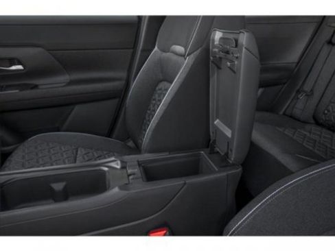 Certified 2025 Nissan Kicks SV AWD/4WD image 16