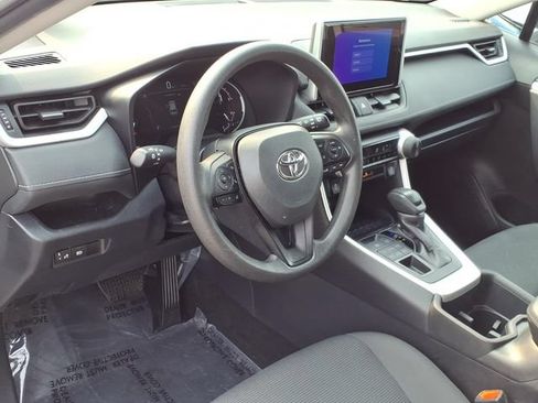 Used 2024 Toyota RAV4 LE AWD/4WD image 17