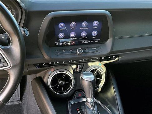 Used 2022 Chevrolet Camaro LT w/ Technology Package image 8