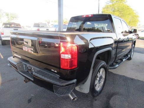 Used 2018 GMC Sierra 1500 SLE image 12