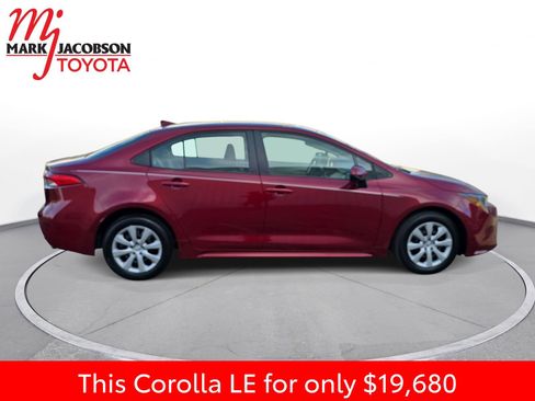 Used 2025 Toyota Corolla LE image 7