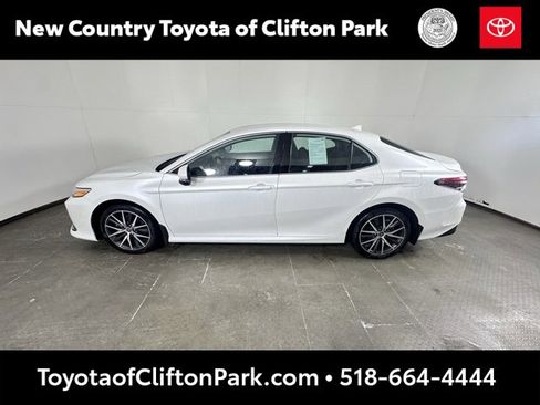 Used 2023 Toyota Camry XLE image 6