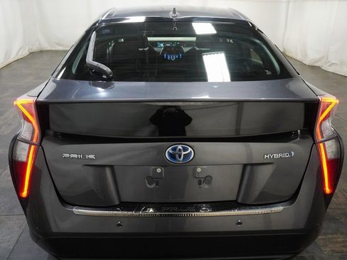 Used 2017 Toyota Prius Four image 5