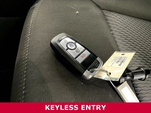 Used 2023 Ford Explorer XLT AWD/4WD image 31