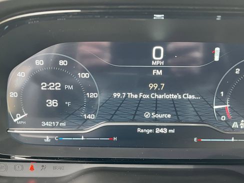 Used 2024 GMC Yukon XL Denali w/ Advanced Technology Package image 22