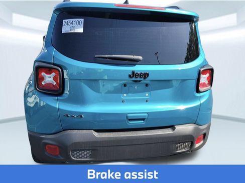 Used 2022 Jeep Renegade Altitude AWD/4WD image 8
