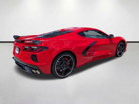 Used 2021 Chevrolet Corvette Stingray Preferred Cpe w/ Z51 Performance Package RWD image 4