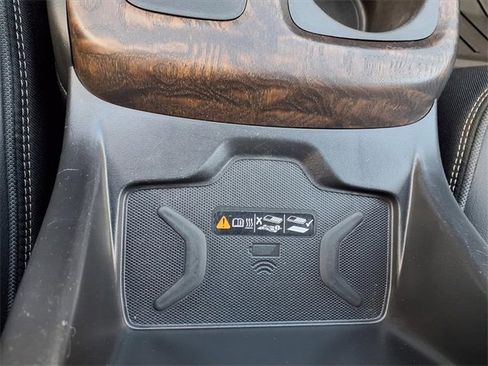 Used 2021 GMC Canyon Denali image 11