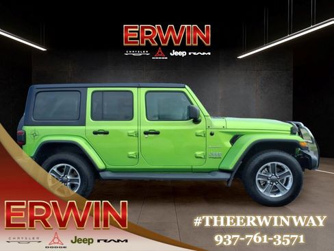 Used 2018 Jeep Wrangler Unlimited Sahara AWD/4WD image 8