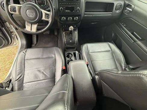 Used 2011 Jeep Patriot Latitude w/ Sun/Sound Group image 13