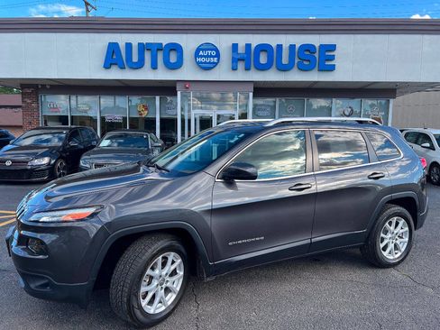 Used 2015 Jeep Cherokee Latitude w/ Cold Weather Group AWD/4WD image 1