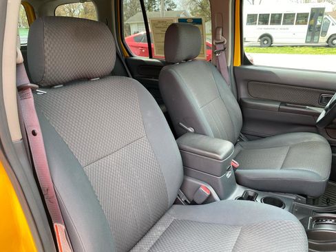 Used 2004 Nissan Xterra XE image 14