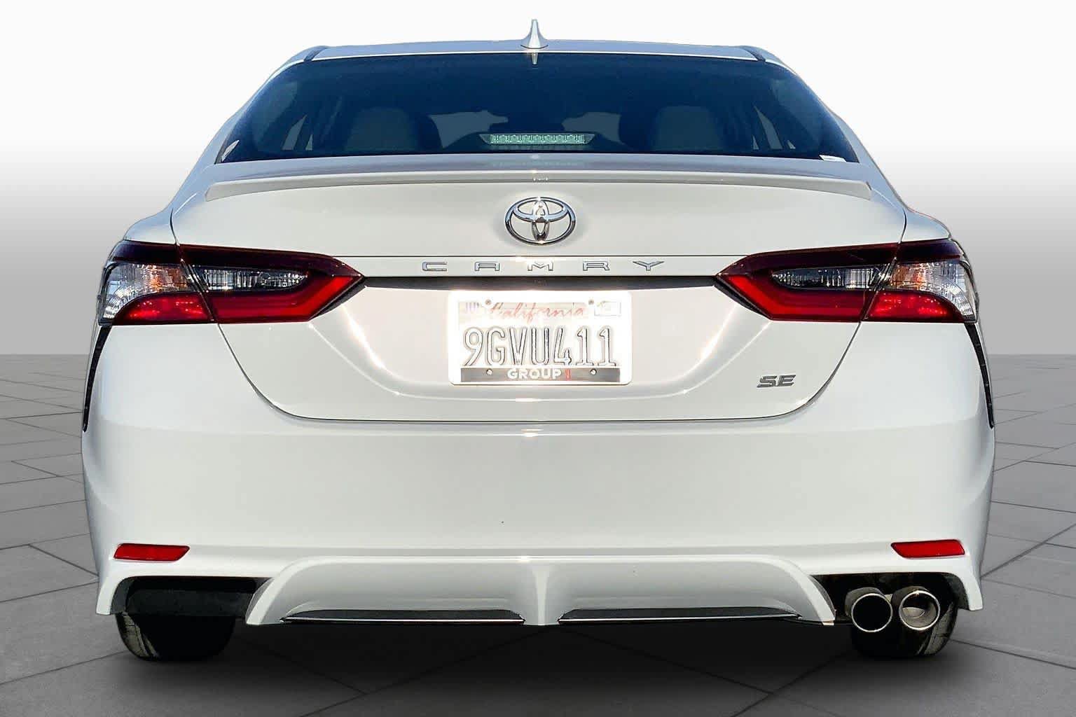 Used 2023 Toyota Camry SE w/ Convenience Package FWD image 4