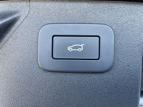 Used 2024 Land Rover Discovery Sport S image 38