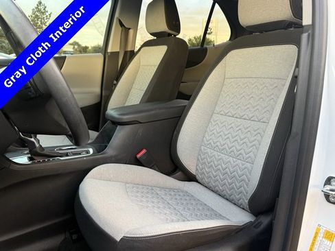 Used 2022 Chevrolet Equinox LS w/ LS Convenience Package image 2