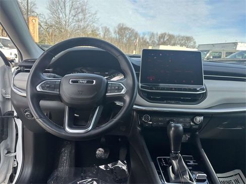 Certified 2022 Jeep Compass Limited w/ Sun and Sound Group image 17