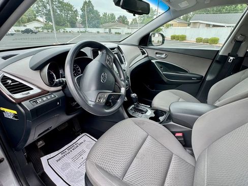 Used 2017 Hyundai Santa Fe SE image 26