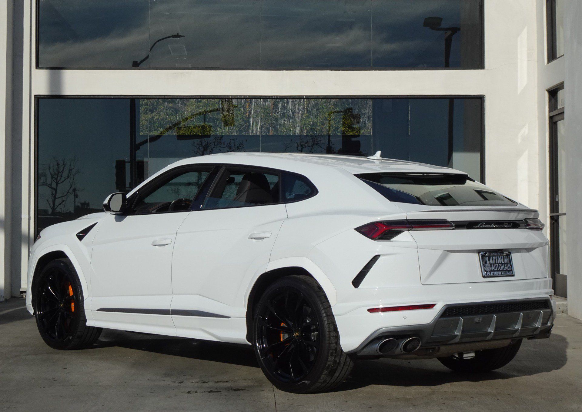 Used 2021 Lamborghini Urus AWD/4WD image 4