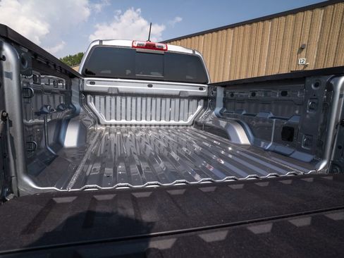 New 2025 Chevrolet Colorado LT w/ LT Convenience Package image 35