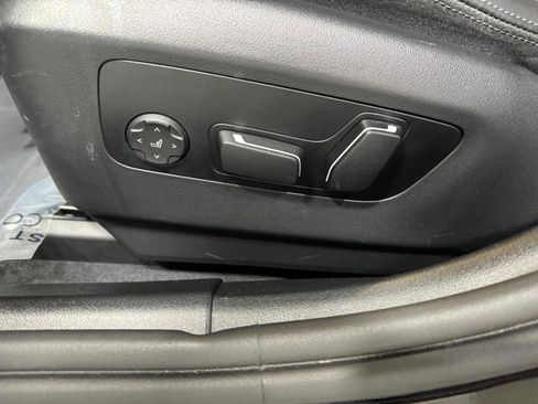 Used 2025 BMW i5 xDrive40 w/ Premium Package image 28