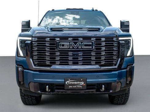 Used 2024 GMC Sierra 2500 Denali Ultimate AWD/4WD image 3